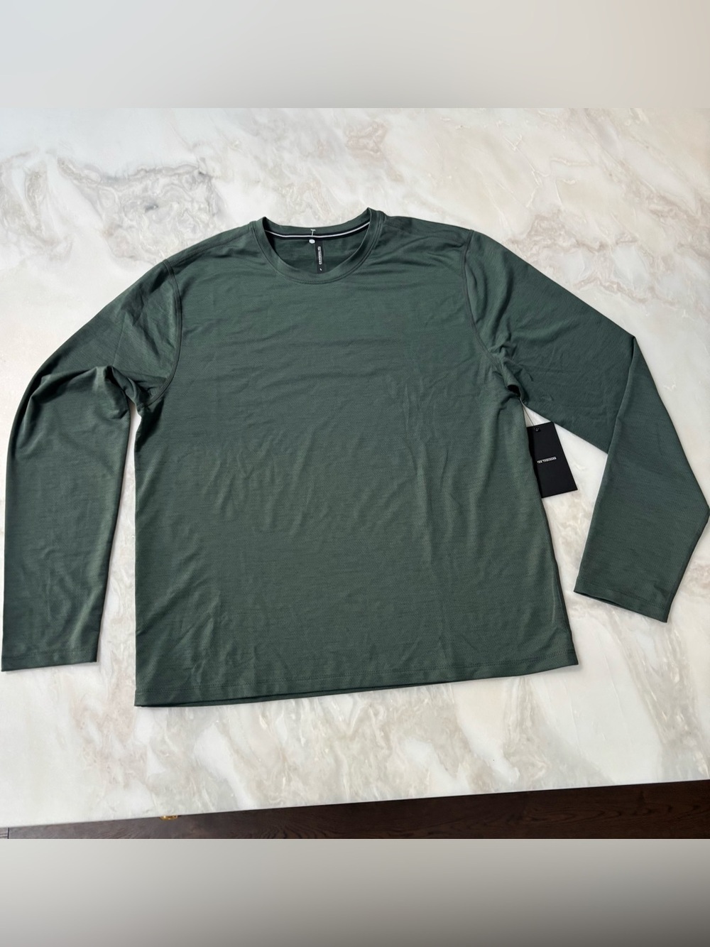 Ten Thousand Men’s Versatile Long Sleeve Shirt Size Large Green New Performance